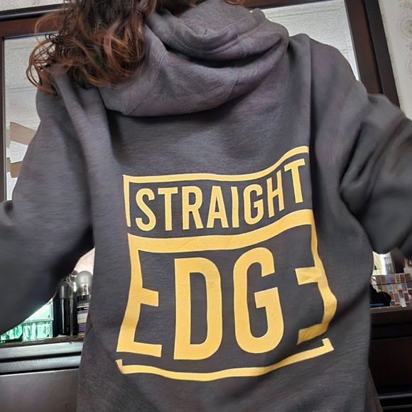 Welcome to my Posh Closet!! - Picture 14 of 15